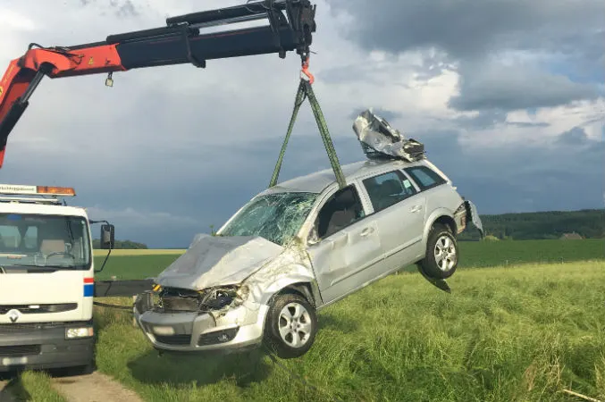 A6/Schüpfen BE - Drei Verletzte nach Auffahrunfall 