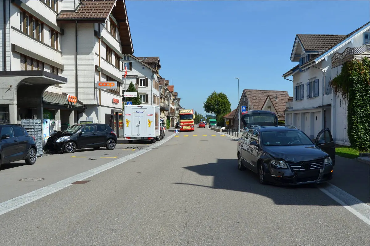 Waldstatt AR - Kollision zwischen zwei Personenwagen