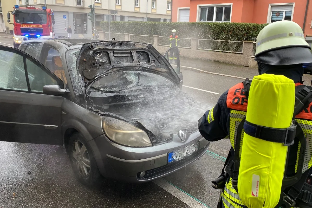Offenburg – Renault Van in Innenstadt ausgebrannt