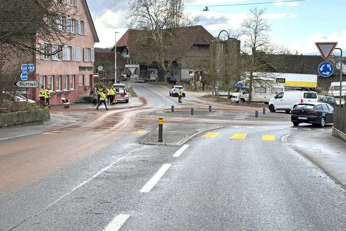 Oberönz BE – Hauptstrasse mit Speiseöl verunreinigt - Lenker ermittelt