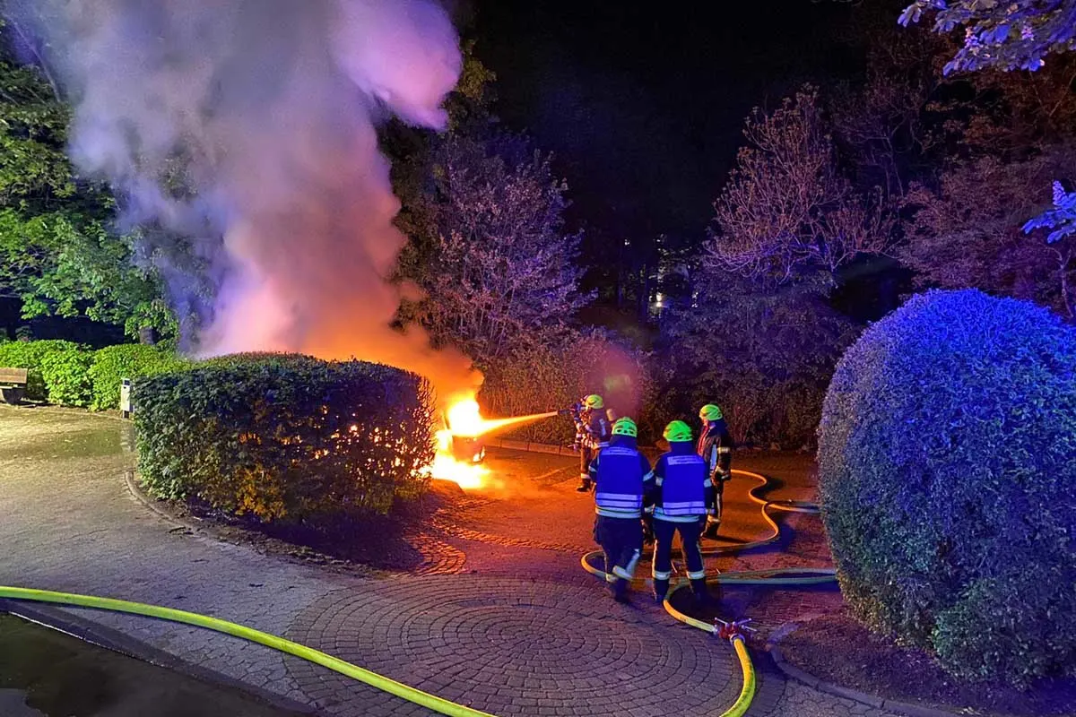 Wipperfürth - Nächtlicher Pkw Brand