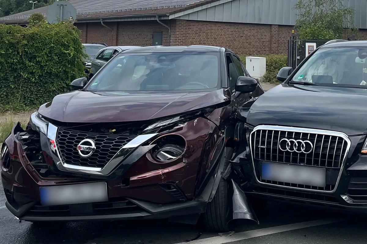 Oberhausen NW – Zwei Verletzte bei Unfall