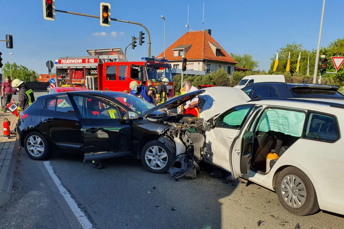 Umpferstedt – Drei Personen schwer verletzt 