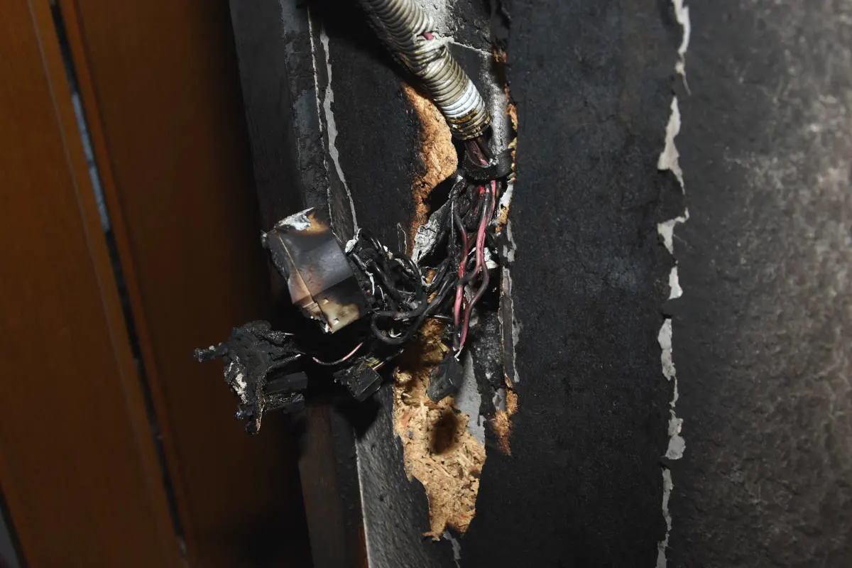 Wattwil SG – E-Roller im Hauseingang in Brand geraten