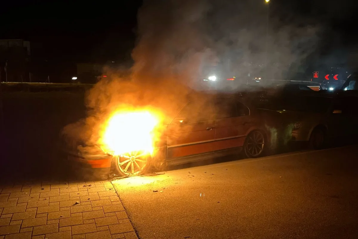  Schmerikon SG - BMW brennt auf dem Parkplatz