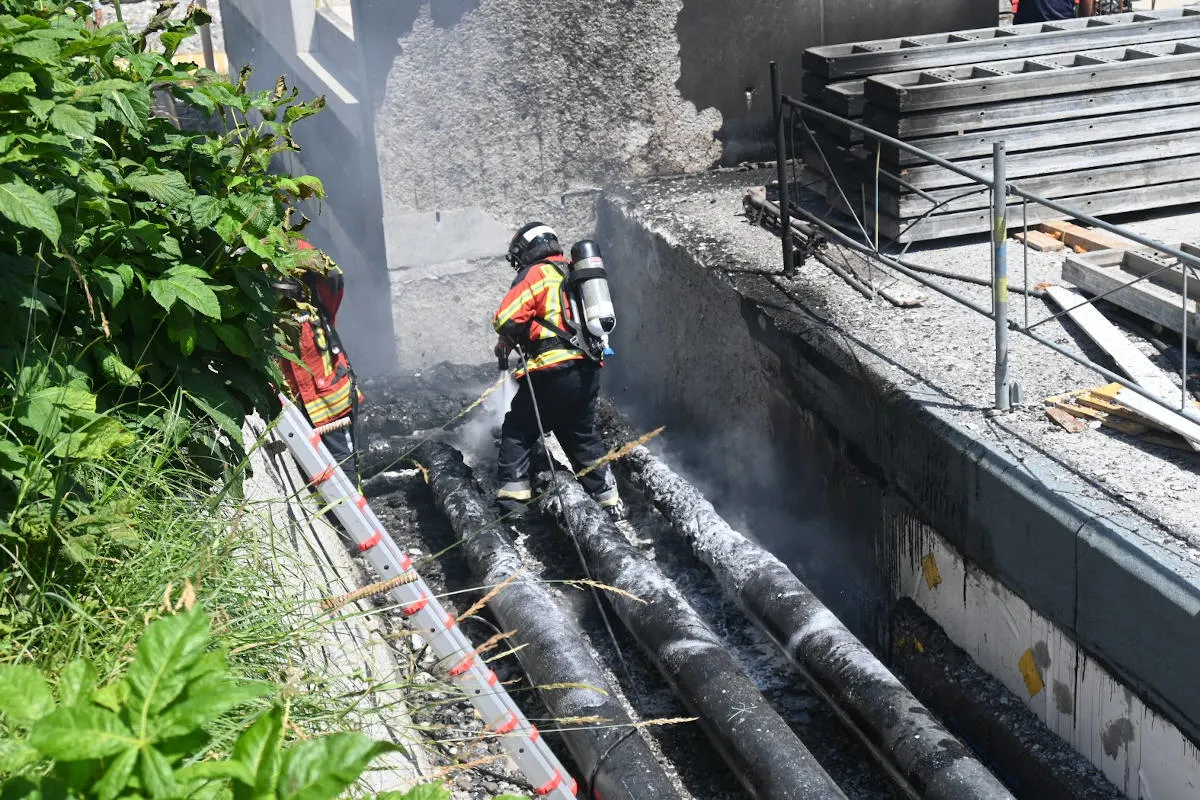 Brand in Mauren FL – Feuer auf Baustelle an einer Primarschule