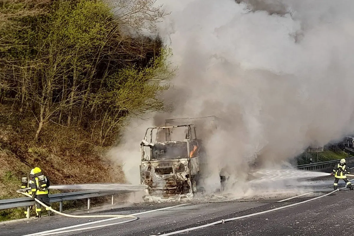 A7 Hannover Münden – Autobahn wegen LKW-Brand voll gesperrt