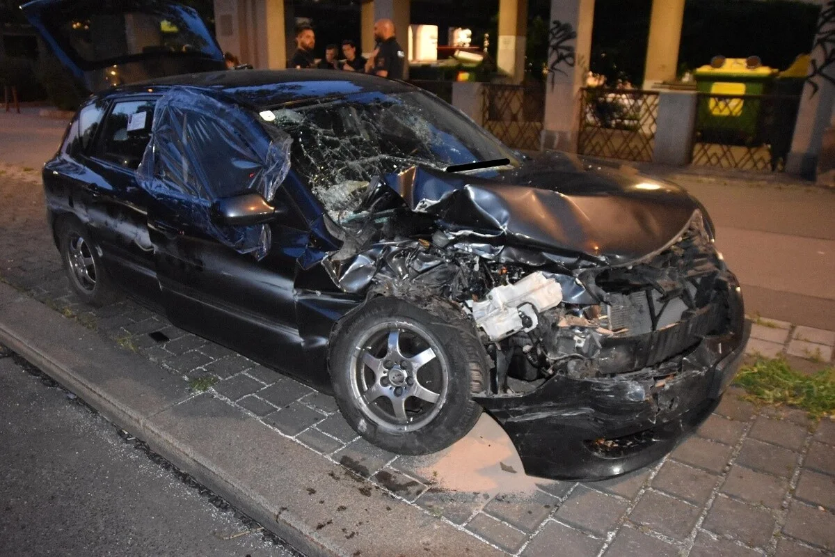 Wien - Nach Auffahrunfall mit Straßenbahn kollidiert 