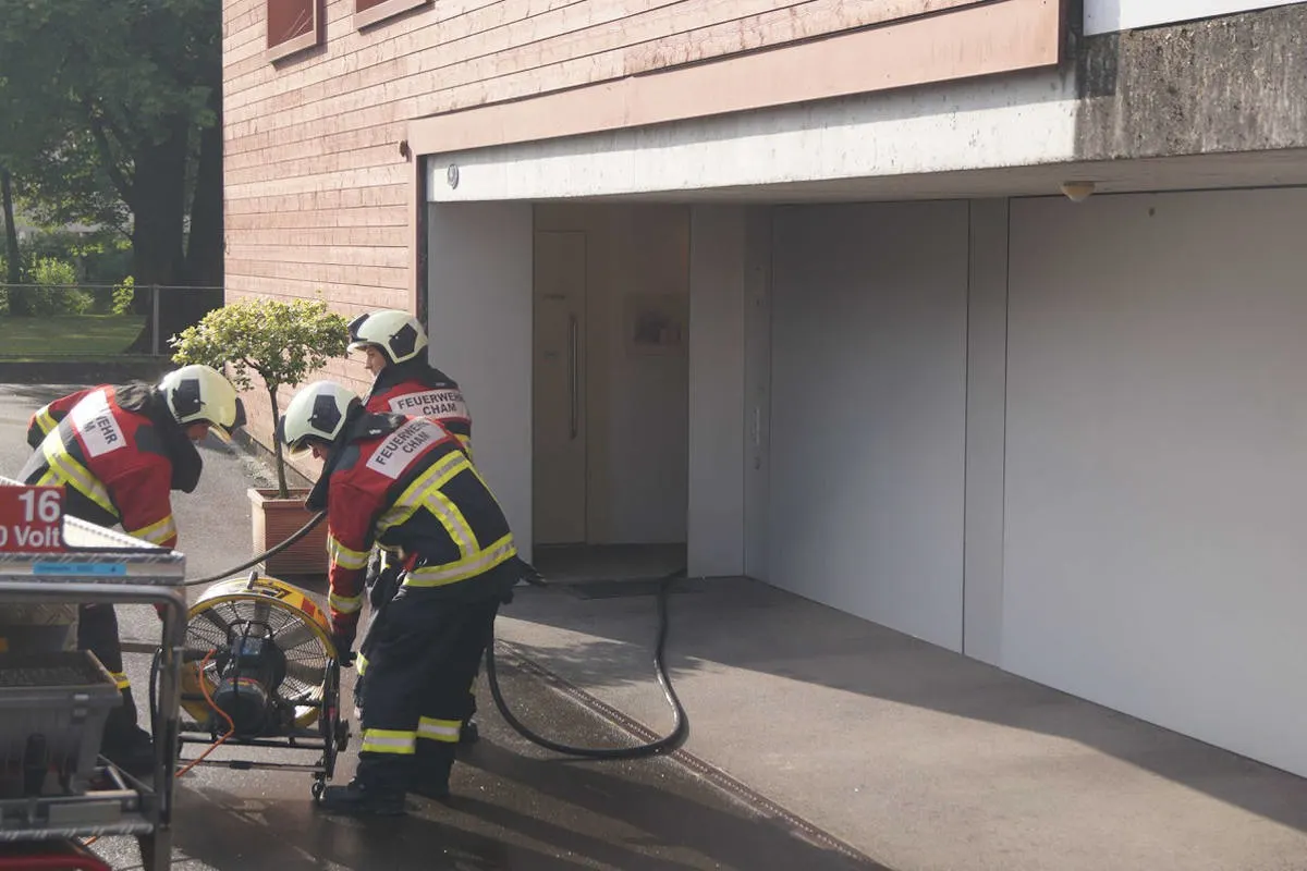 Cham ZG – Kellerbrand in Mehrfamilienhaus