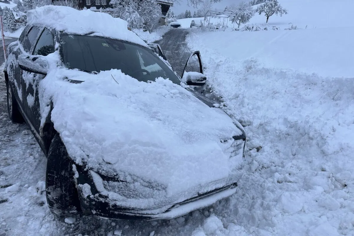Appenzell Ausserrhoden – Autos nicht von Schnee befreit 
