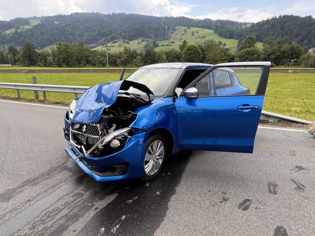 Ebnat-Kappel SG – Autolenkerin verletzt nach Kollision  
