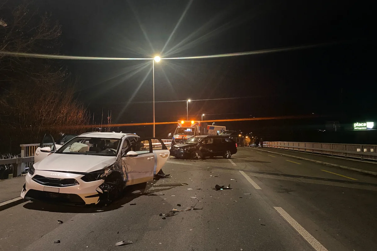 Unfall in Steinhausen ZG – Drei Verletzte bei Frontalkollision