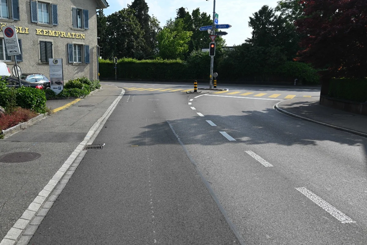 Rapperswil-Jona SG - Drei Verletzte nach Unfall auf der Rütistrasse