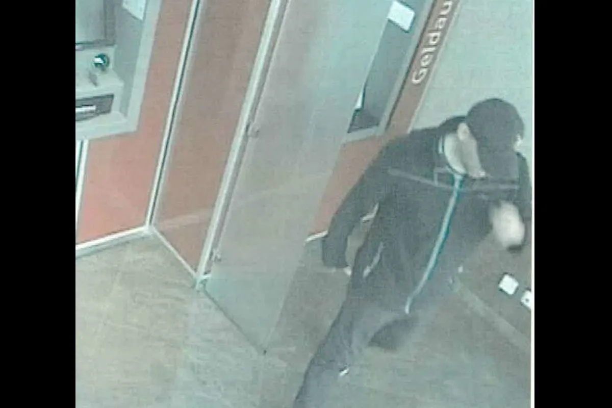 Polizei fahndet nach Geldkartenbetrüger