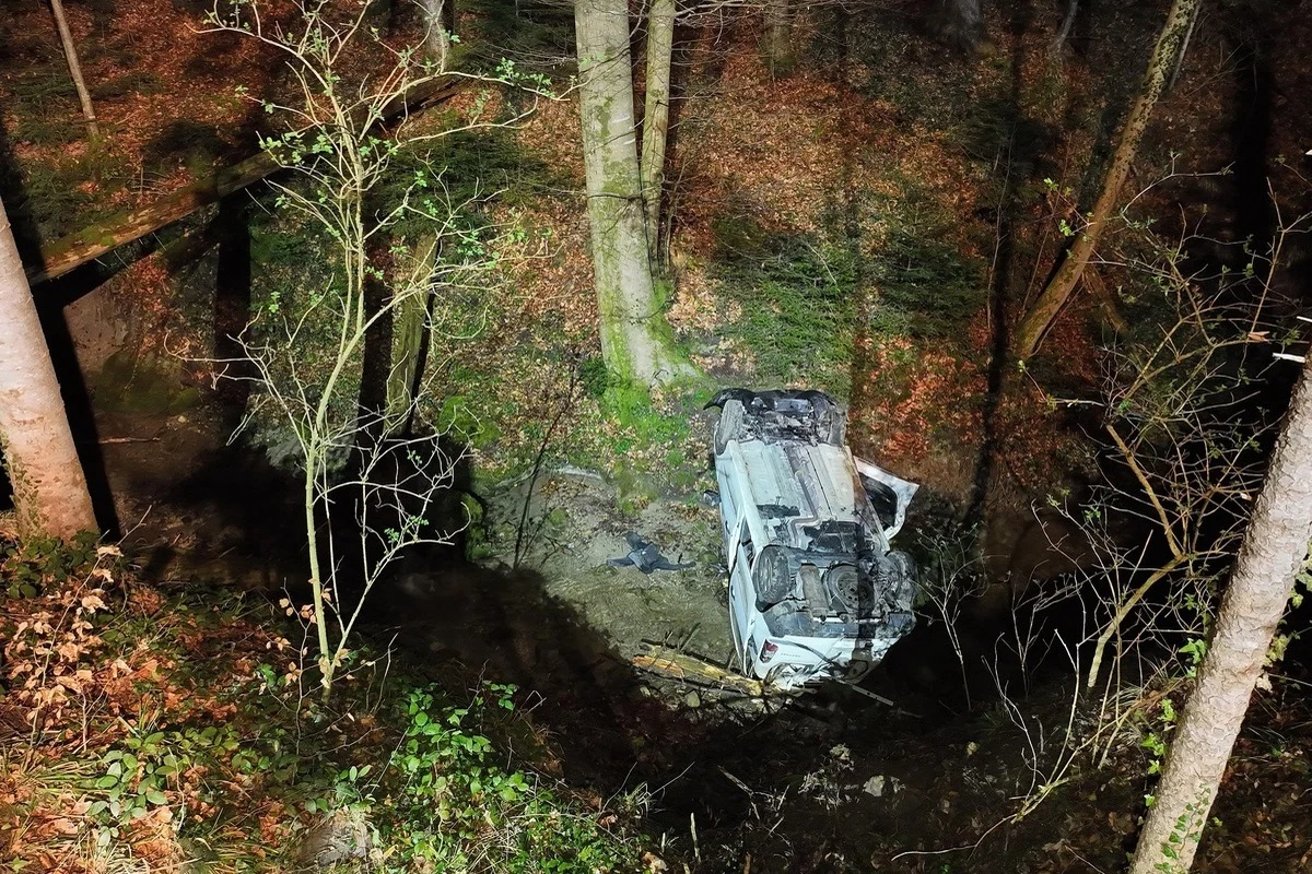 Reute AR - Strasse nach Unfall gesperrt 