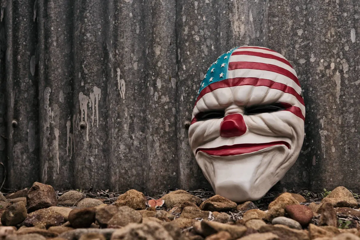 Zwei "Clowns" schlagen in Neustrelitz auf ein Mädchen ein