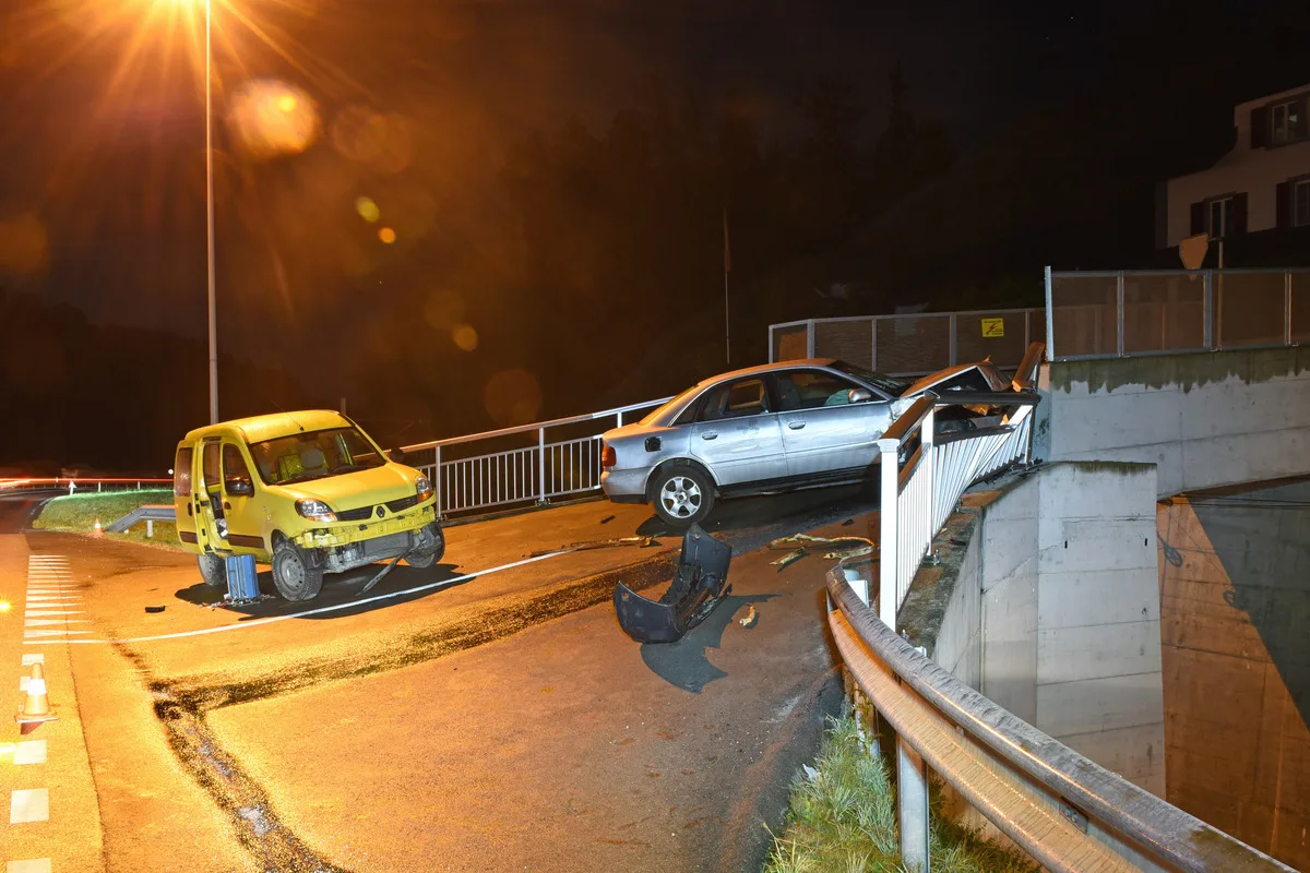Wolhusen LU - Unfälle mit entwendeten Autos - Unfallverursacher auf der Flucht 