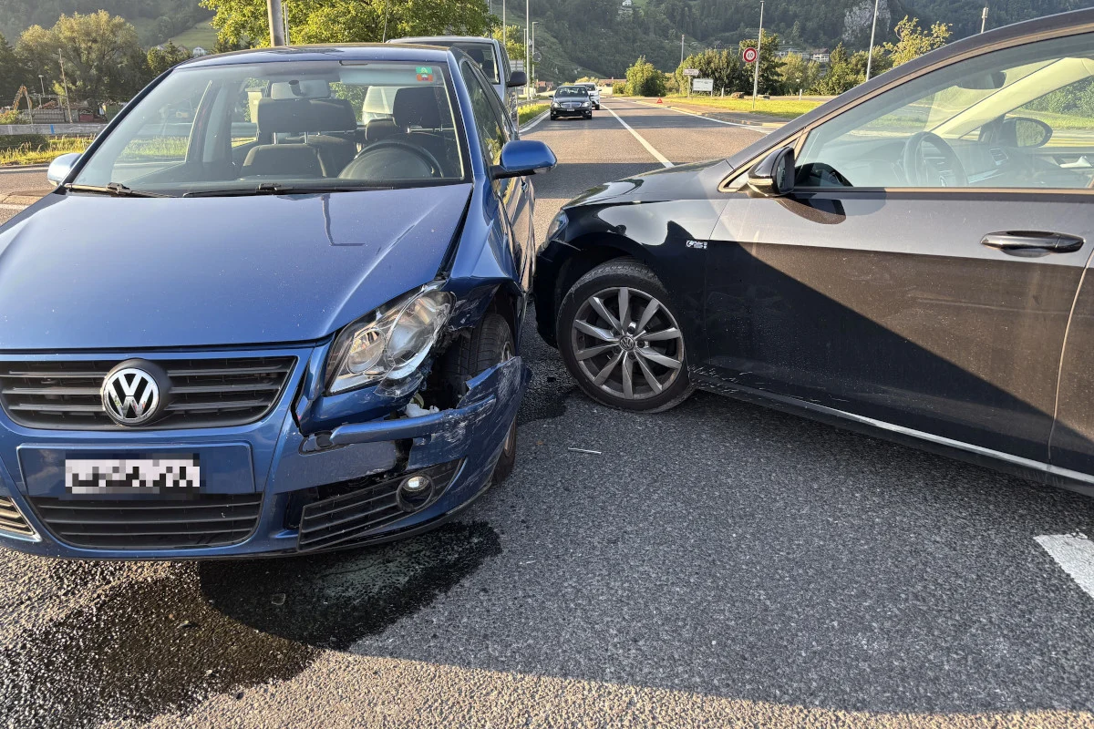 A3 Mollis GL – Unfall mit zwei Autos