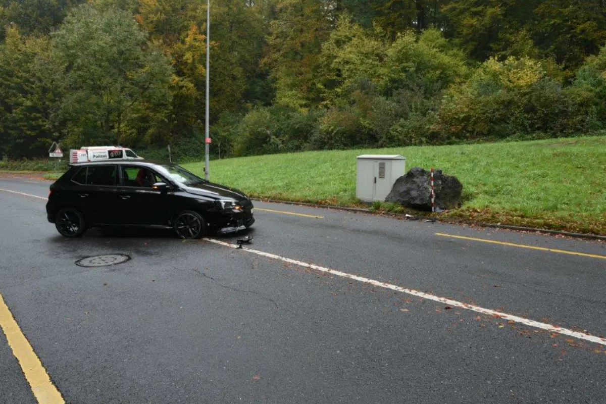 Stadt Luzern - Autofahrerin baut Selbstunfall
