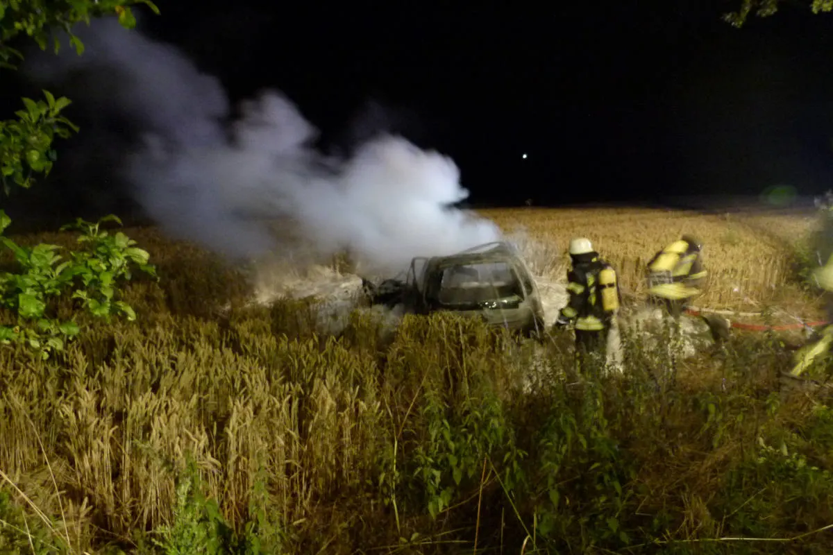 Unfallfahrer in Flammen umgekommen