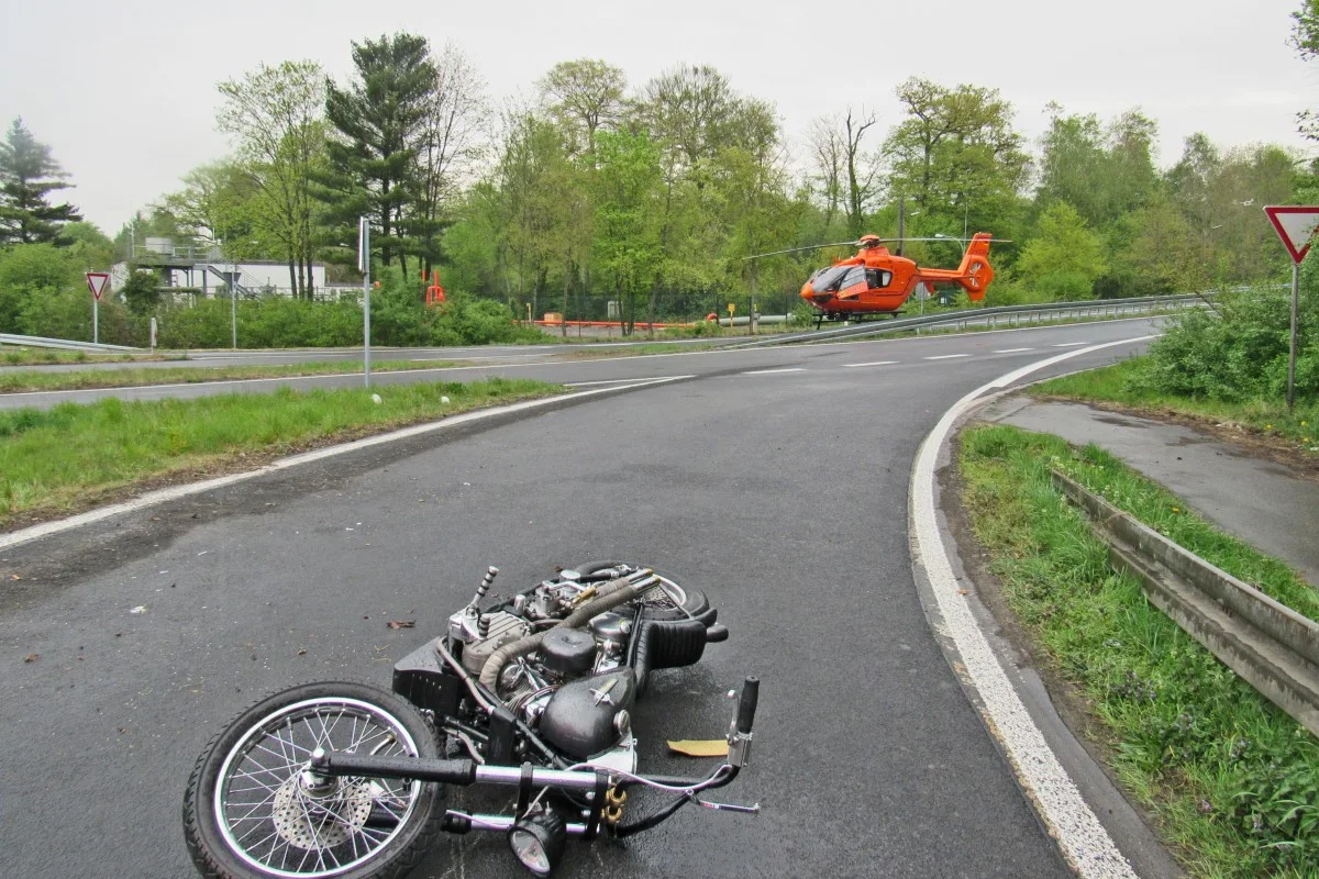 Ratingen-Lintorf - Harley-Davidson Fahrer stirbt nach Unfall!