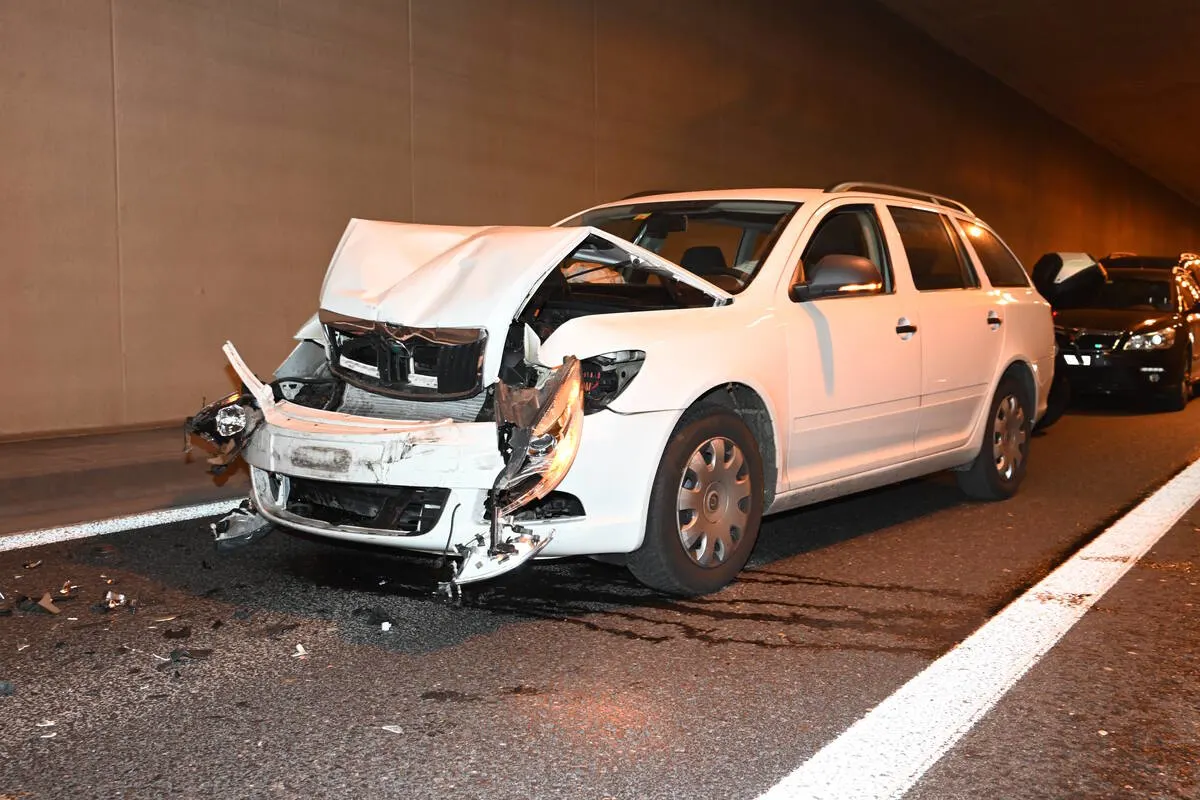 Unfall mit drei Fahrzeugen gestern in Wagen SG 