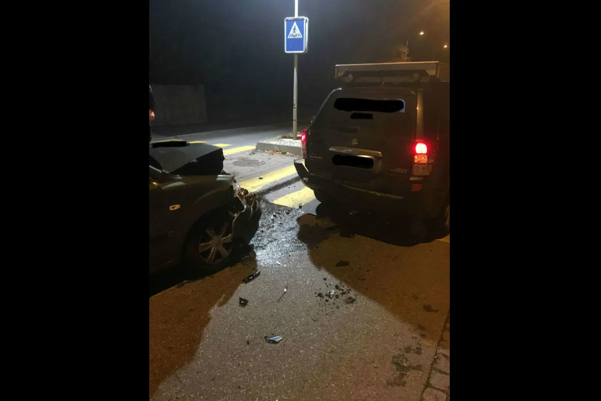 Netstal GL - Fussgängerin und Lenker bei Auffahrkollision verletzt