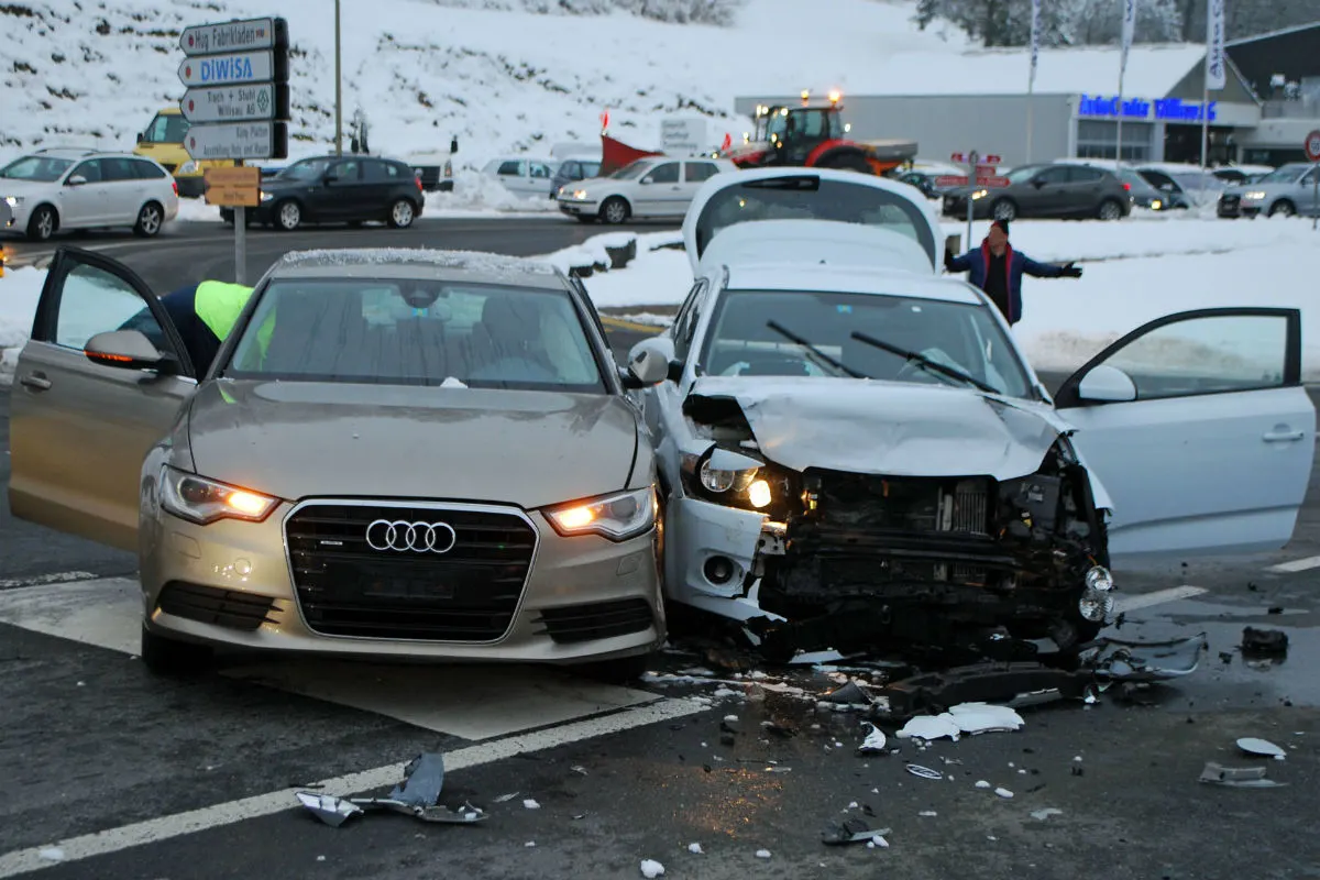 Willisau LU - Kollision zwischen zwei Autos