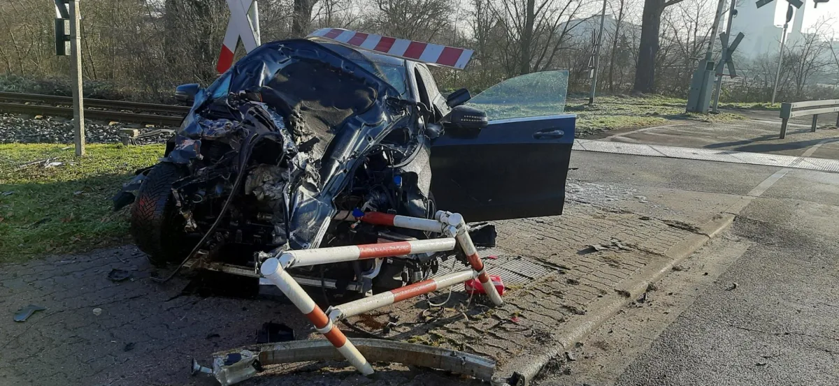 Klein Auheim – Unfall am Bahnübergang