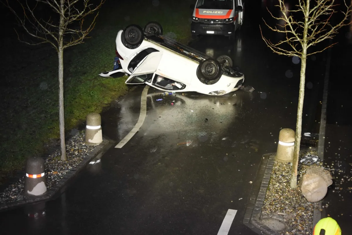 Unfall Heerbrugg SG - 70-Jährige überschlägt sich mit dem Auto