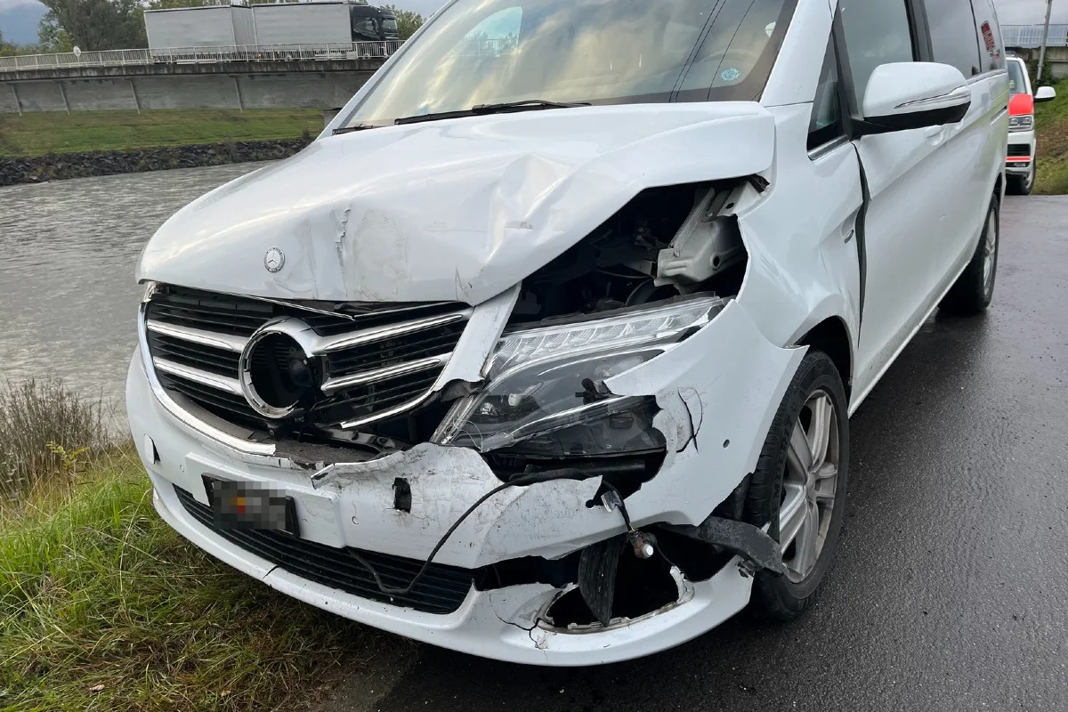 Bendern FL - Verkehrsunfall auf der Rheinbrücke