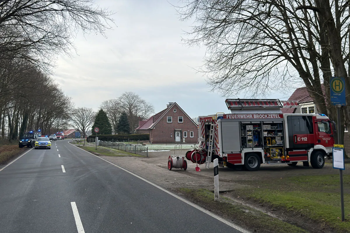 Aurich – Motorblock bei Unfall aus Fahrzeug gerissen