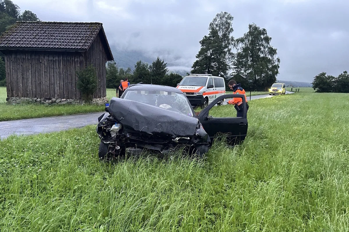 Rufi SG - Fahrunfähig schwer verunfallt 