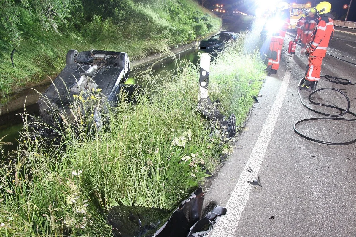Wetzikon ZH - Zwei Verletzte nach heftiger Frontalkollision