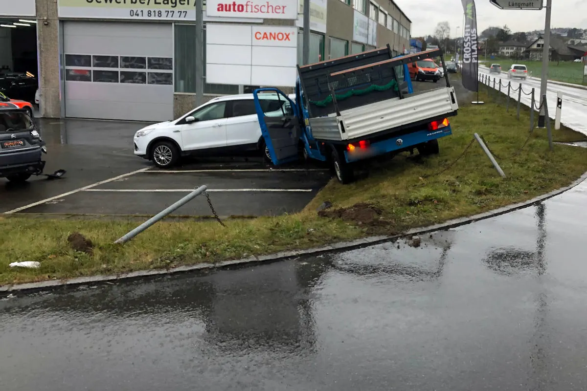 Drama in Knutwil LU – Person nach Selbstunfall in kritischem Zustand ins Spital gefahren