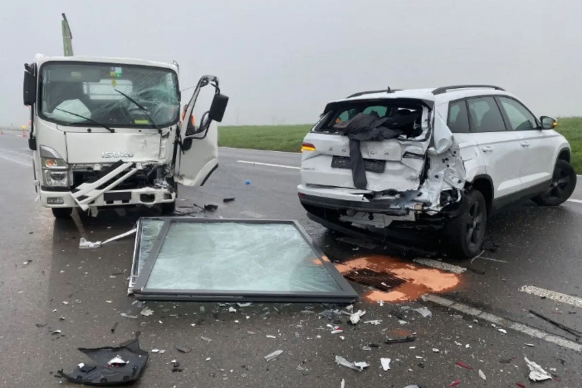 Cham ZG - Zwei Verletzte nach Auffahrunfall