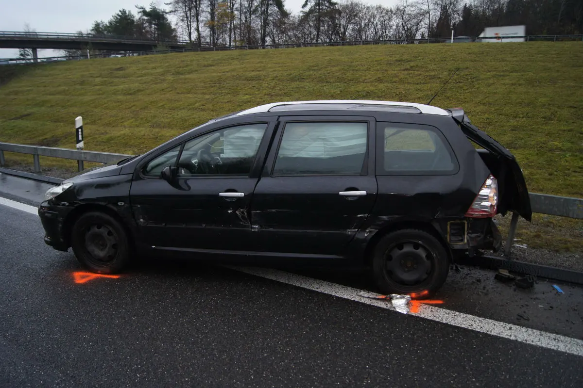 Cham ZG - Verkehrsbehinderungen nach Selbstunfall