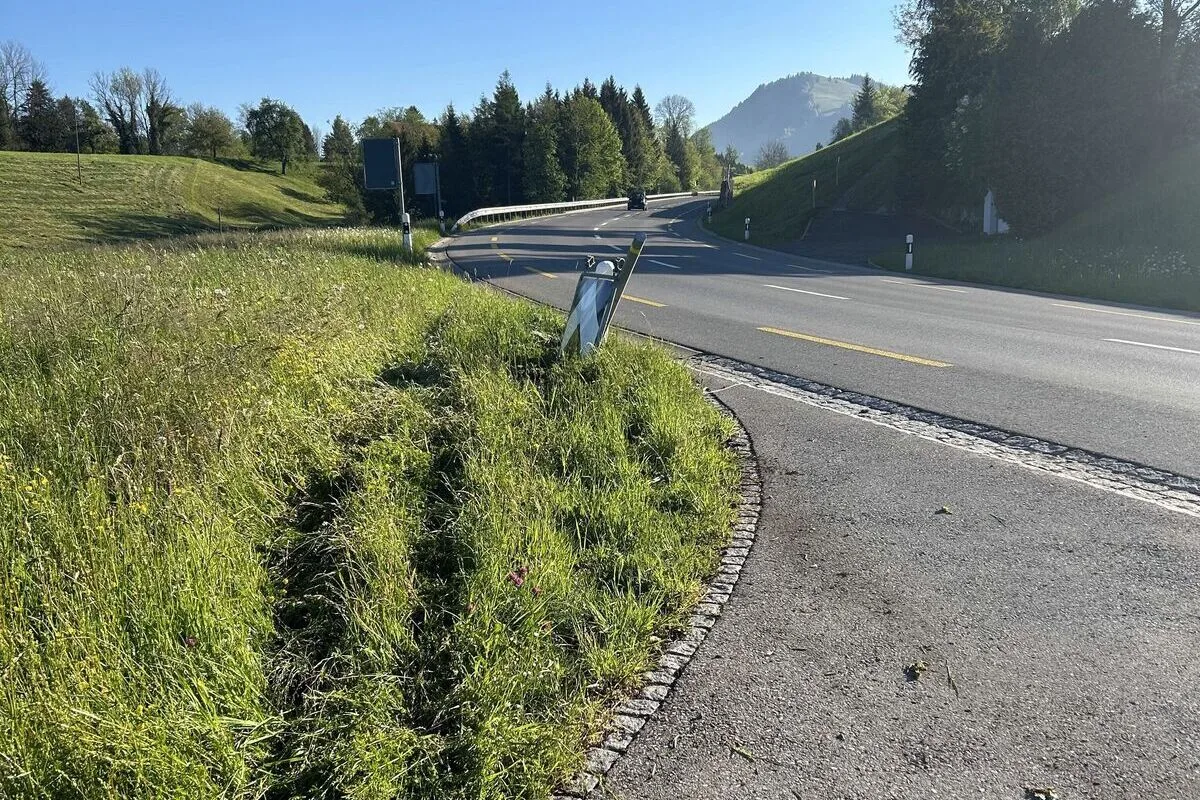 Sattel SZ - Unfall verursacht und geflüchtet
