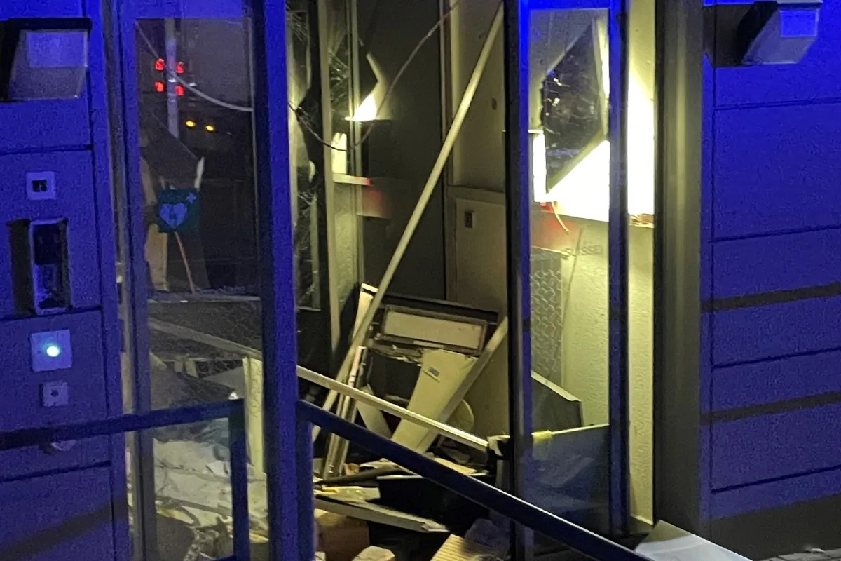 Castasegna GR - Bankomat mitten in der Nacht gesprengt