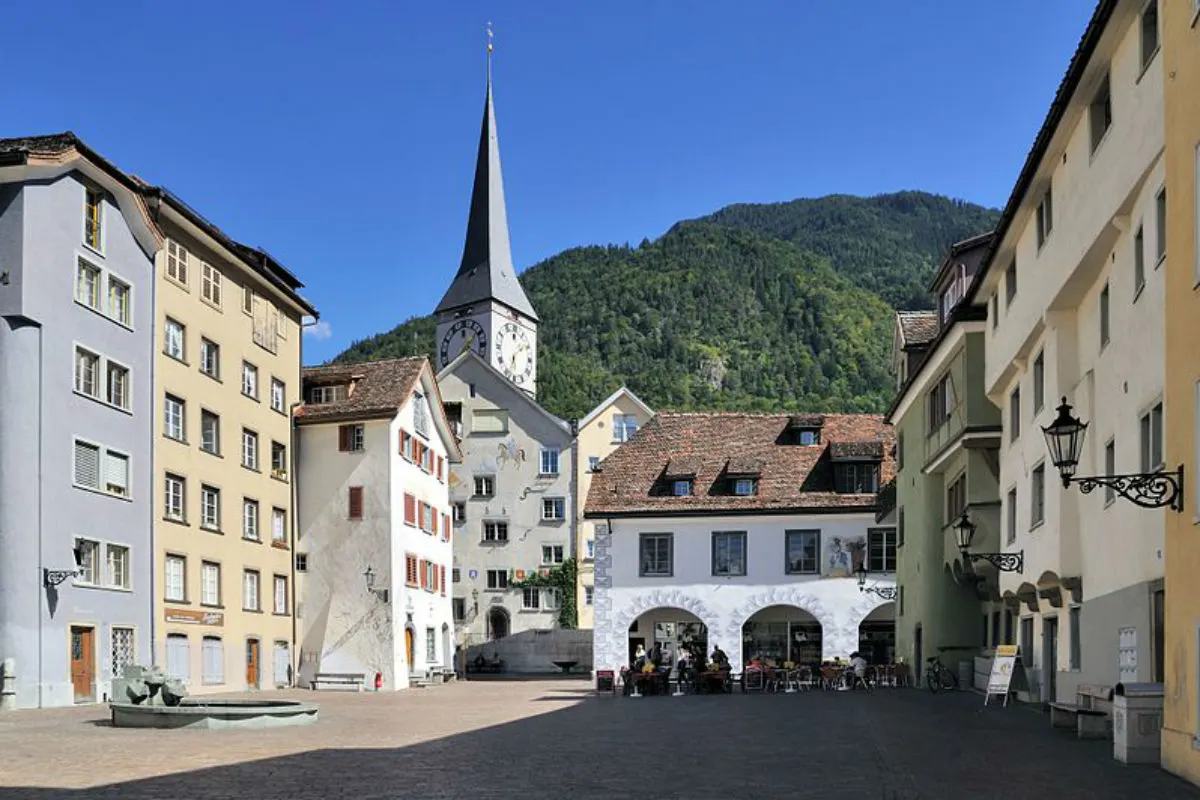 Chur GR - Fussgängerin von Auto angefahren - Schwarzer Skoda Octavia Kombi mit SZ-Kontrollschildern wird gesucht