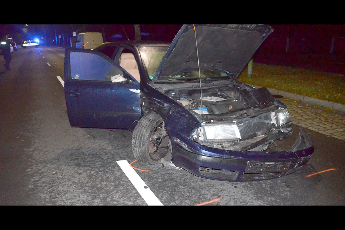 Bremerhaven – Betrunken mit parkenden Autos kollidiert