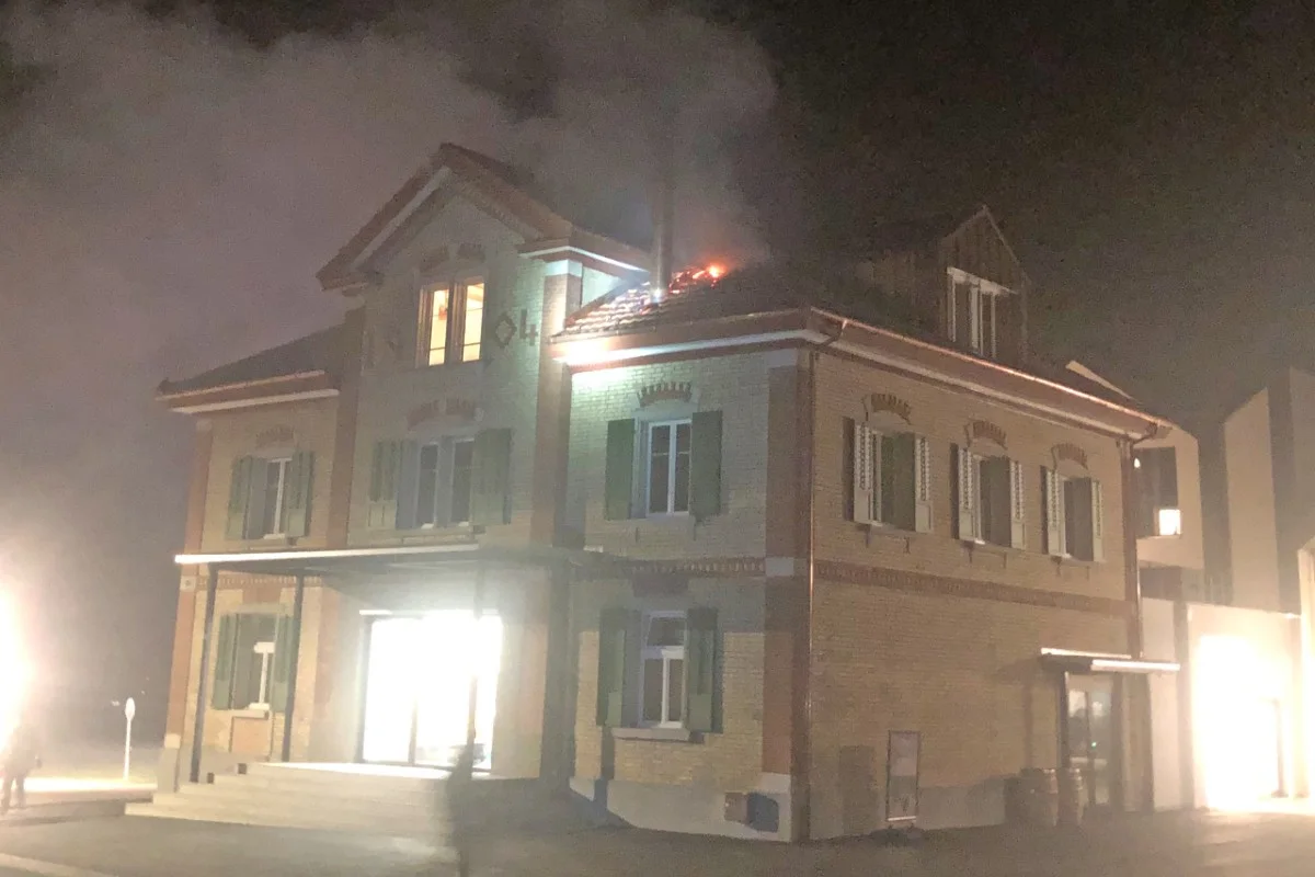 Amlikon-Bissegg TG - Brand in Dachstock verursacht erheblichen Sachschaden