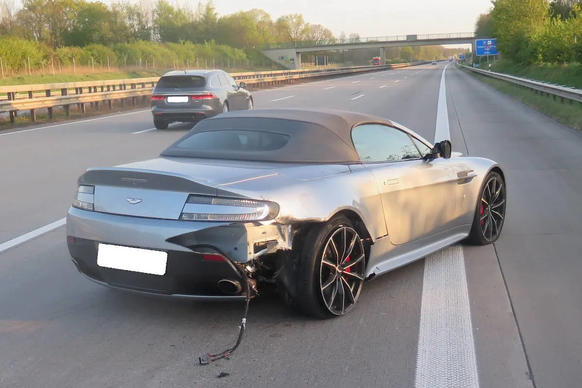 A1 Emstek – Unfall nach Reifenplatzer