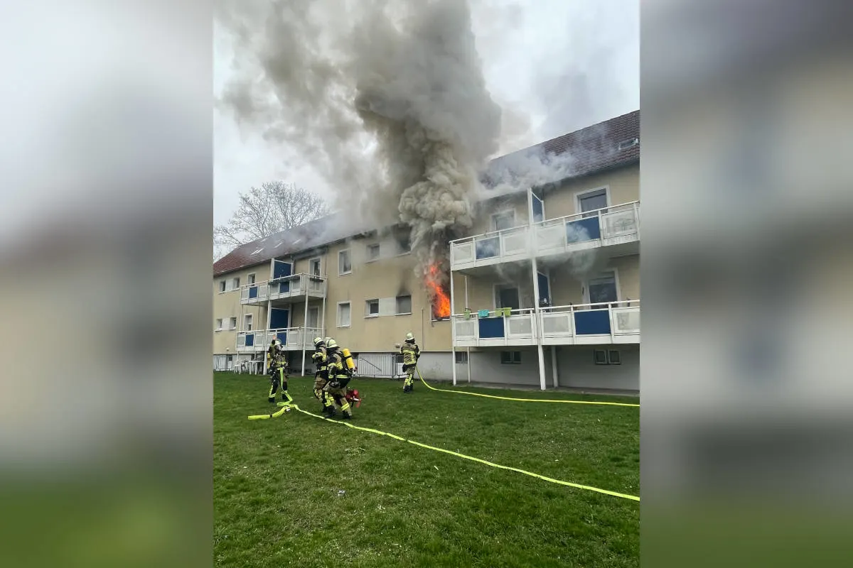 Essen-Altenessen: Wohnungsbrand in einem Mehrfamilienhaus - eine Person schwer verletzt