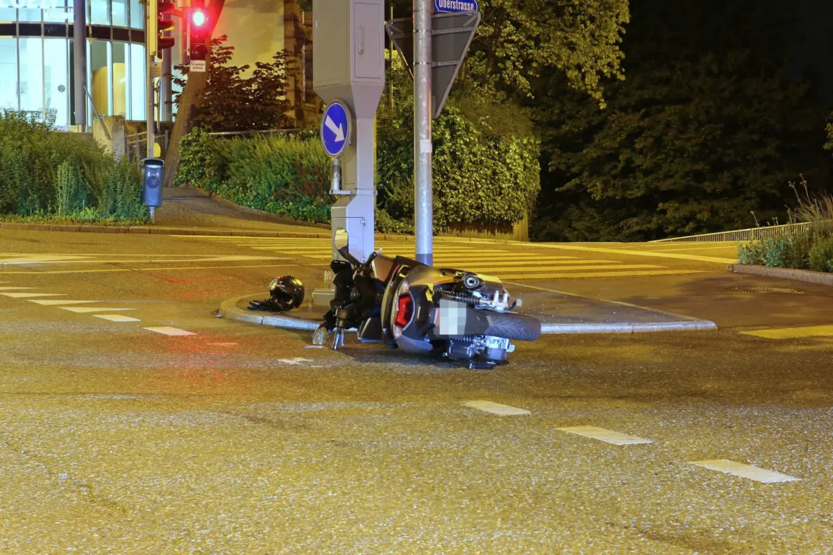 Stadt SG - Fahrunfähiger Motorradfahrer versucht zu flüchten