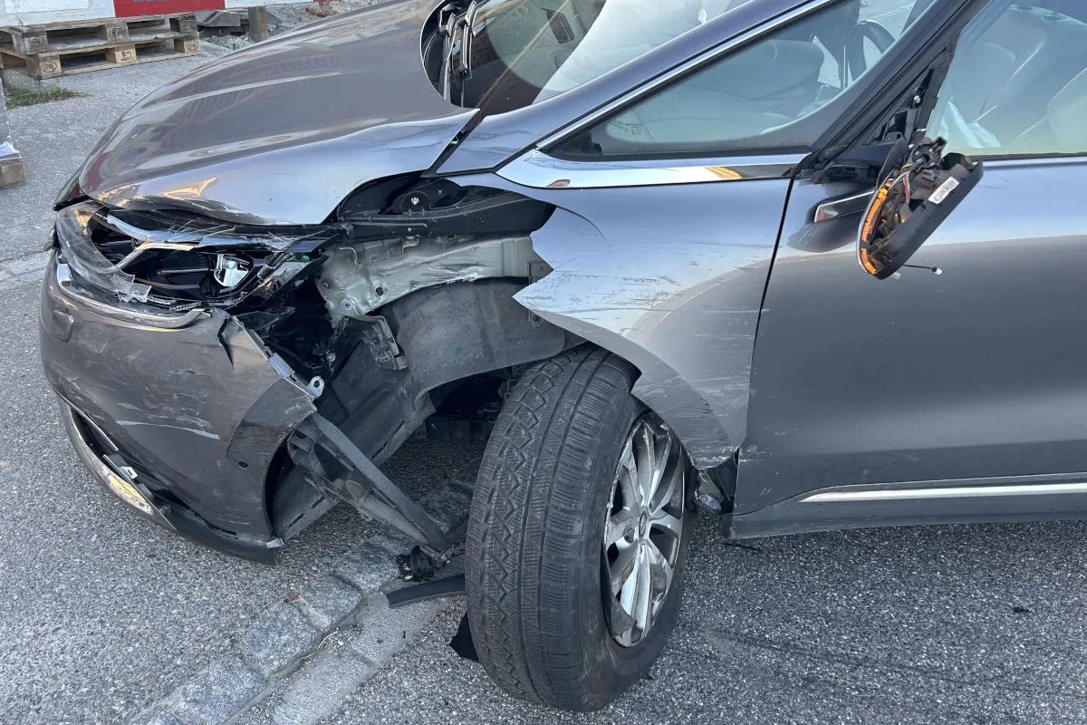 Unfall in Fischbach-Göslikon AG – Auf Gegenfahrbahn kollidiert