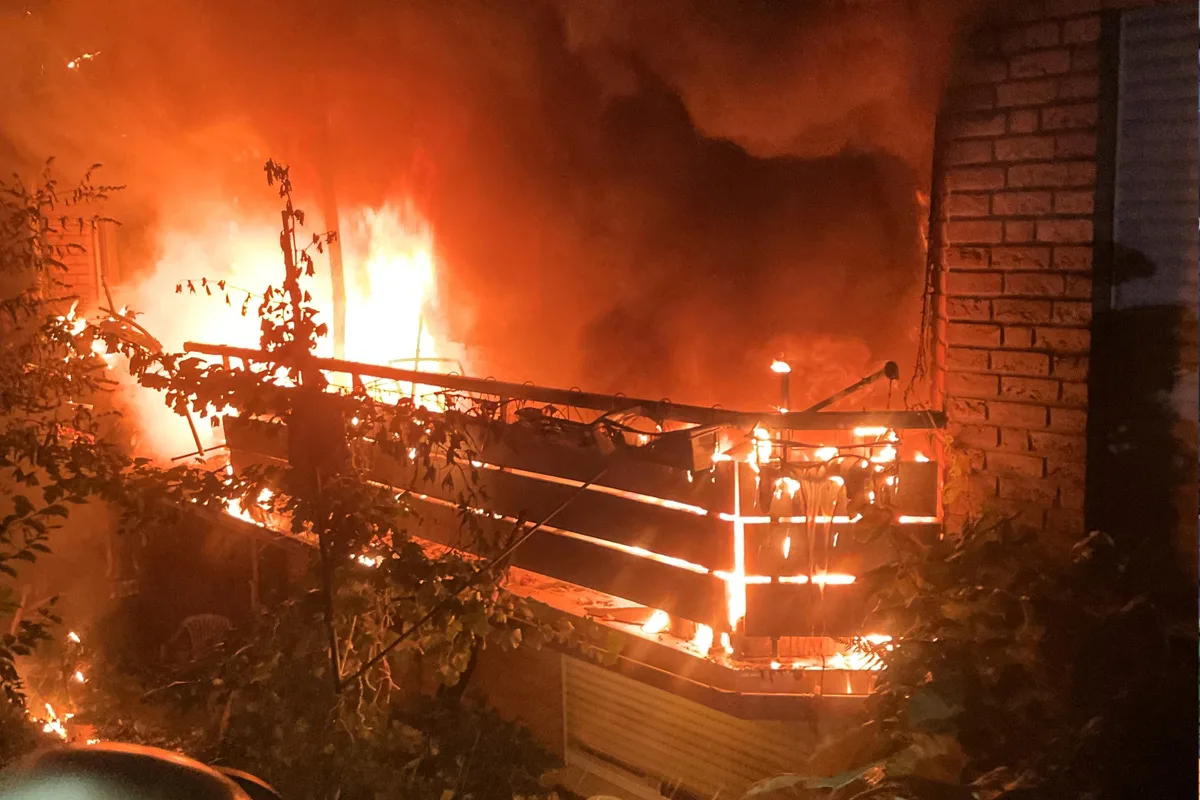 Grevenbroich NW – Balkonbrand in Mehrfamilienhaus
