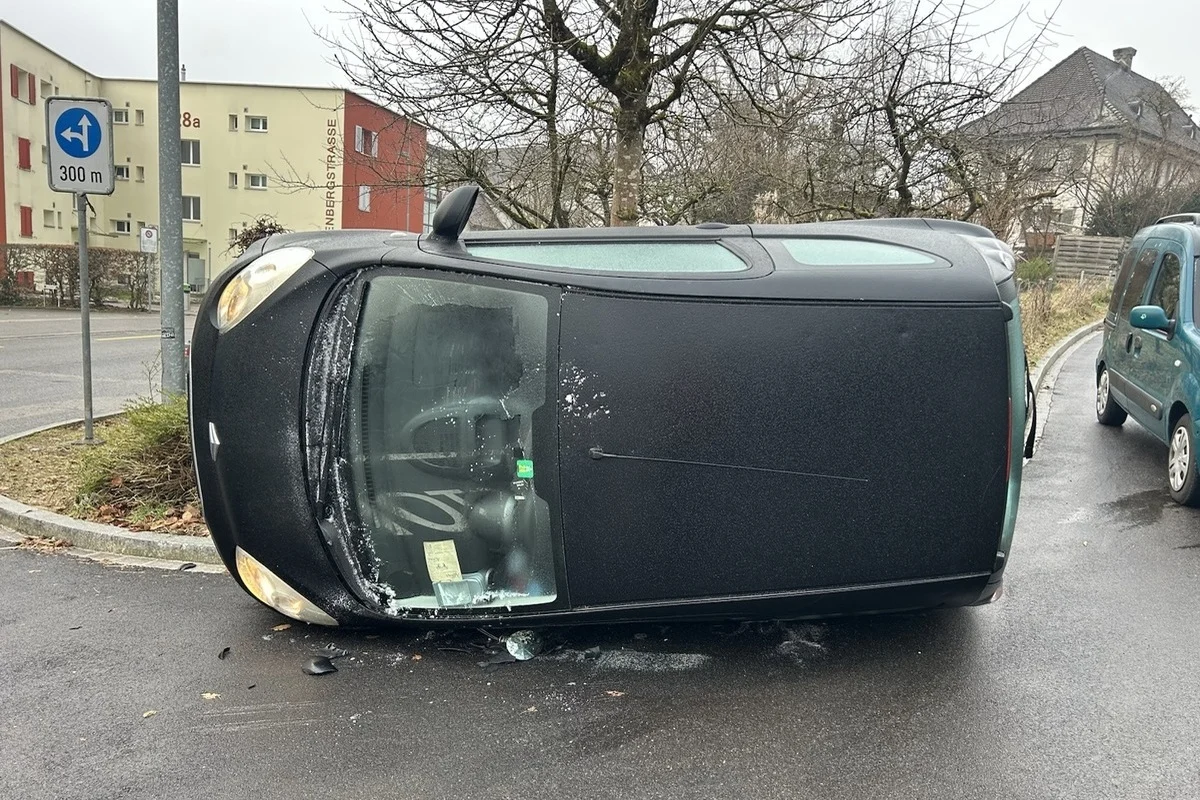 Kanton Schaffhausen – Glatteis führt zu mehreren Verkehrsunfällen
