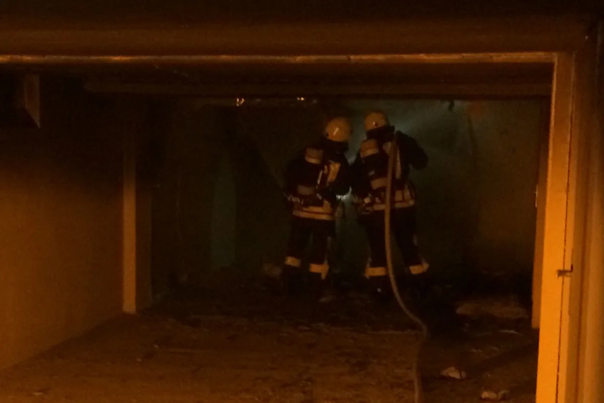 Feuerwehreinsatz in Hattingen - Brand in einer Gebäudedurchfahrt