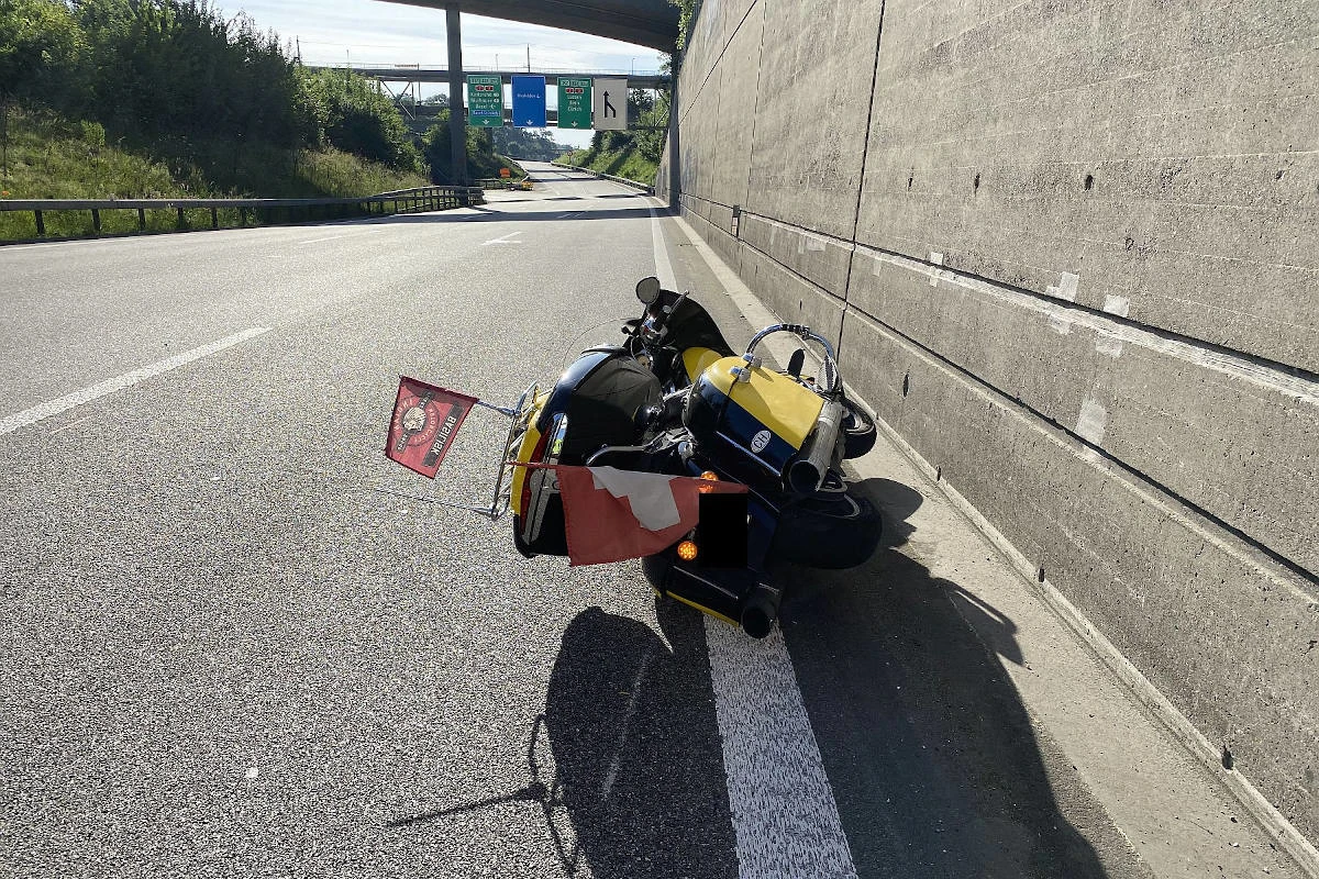A2 Birsfelden BL – Kollision zwischen Personenwagen und Motorrad